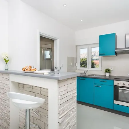 Lägenhet Nettes In Mit Eigenem Balkon By Interhome