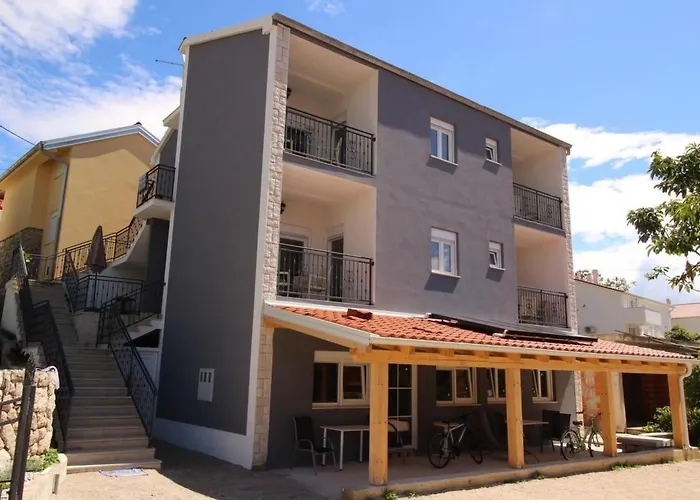 Nettes In Mit Eigenem Balkon By Interhome Appartement Baška