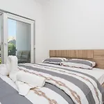 Nettes In Mit Eigenem Balkon By Interhome Appartamento