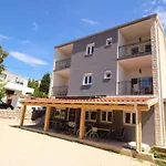 Nettes In Mit Eigenem Balkon By Interhome Appartamento