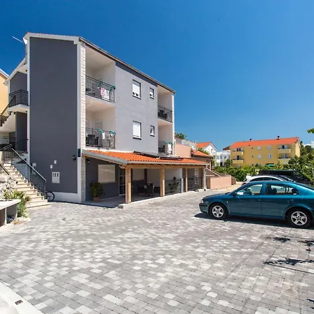 Nettes In Mit Eigenem Balkon By Interhome Apartment