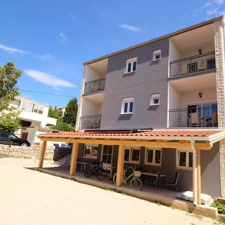 Nettes In Mit Eigenem Balkon By Interhome *