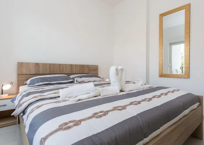 Nettes In Mit Eigenem Balkon By Interhome *