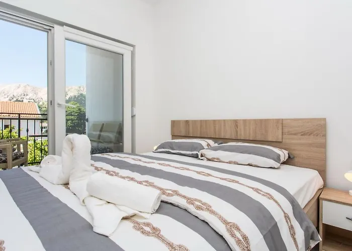 Nettes In Mit Eigenem Balkon By Interhome Apartamento