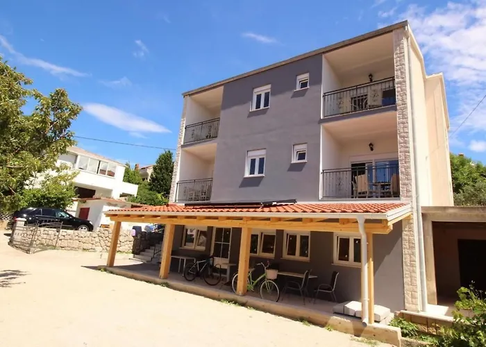 Nettes In Mit Eigenem Balkon By Interhome Apartamento